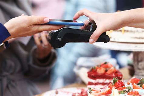 Эксперты перечислили способы мошенничества с Pay .